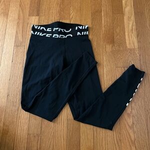 Nike Pro Mid-rise Dri-Fit Graphic Leggings